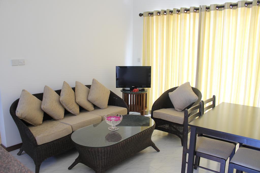 Central Self Catering Apartments Felicite Island Номер фото